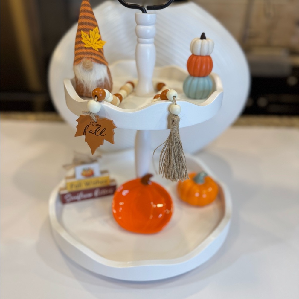 Charming Fall Decor Set Perfect for Display - Picture 3 of 11